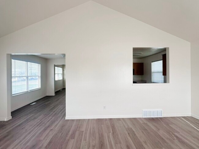 Building Photo - 327 N 270 W