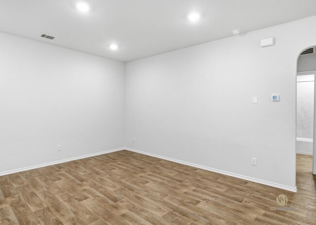 Building Photo - MOVE-IN READY | SOLAR PANELS | GREENBELT | COMMUNITY POOL & SPLASH PAD