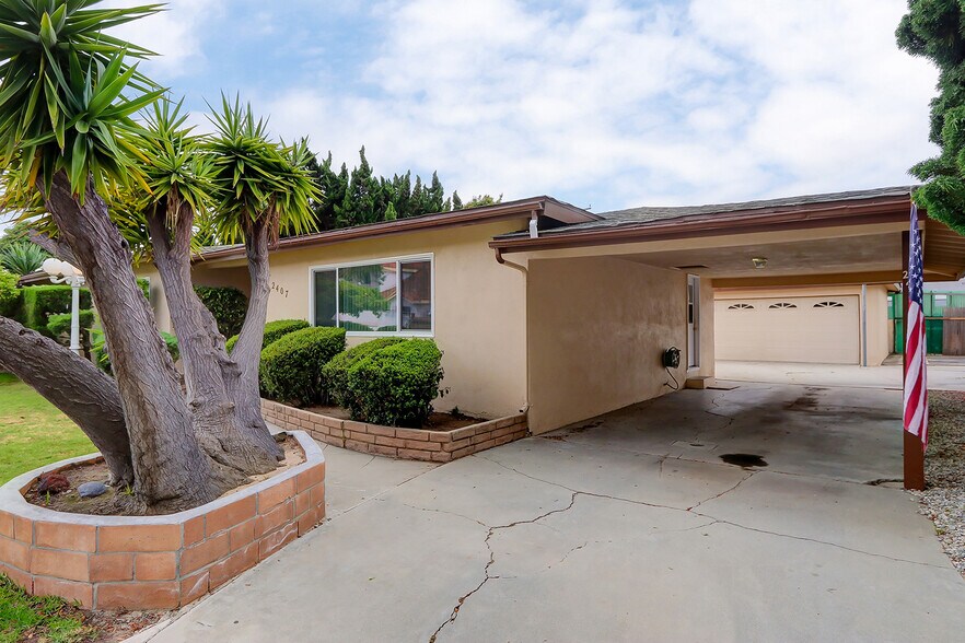 Building Photo - 2407 Mackay Ln