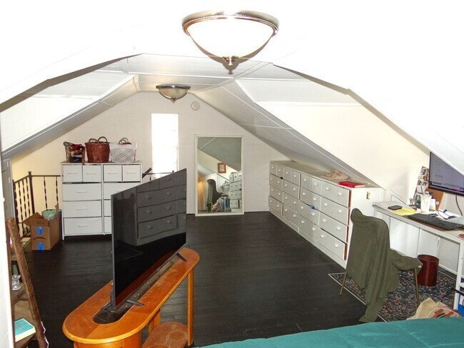 Building Photo - 1 bed / 1 bath rental in Seminole Heights
