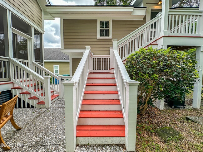 Building Photo - 6 Carolina Village Cir