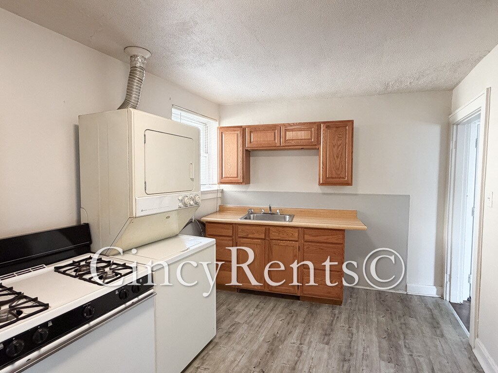 Building Photo - 3540 Columbia Pky