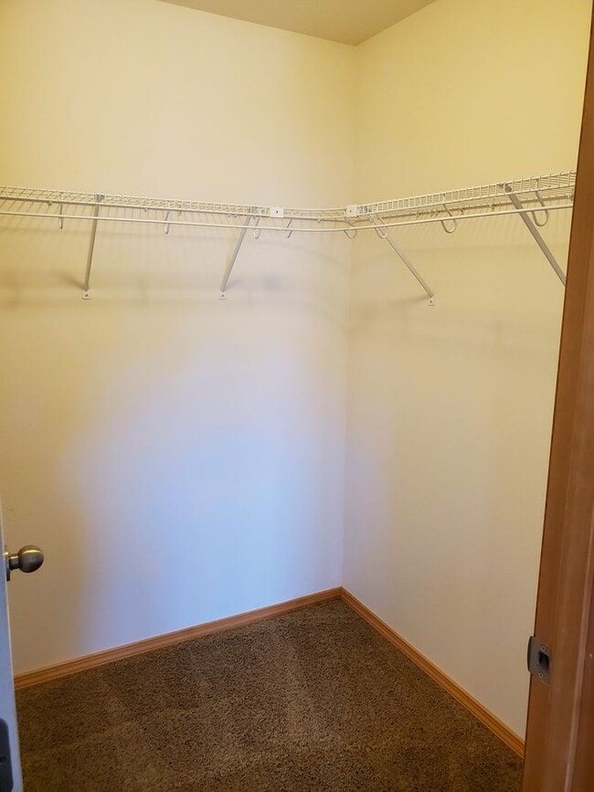 Building Photo - 3259 McKern Pl