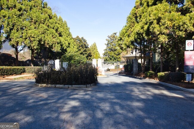 Building Photo - 1195 Milton Terrace SE