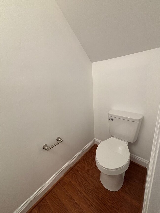 Building Photo - 2 Bedroom Townhome walking distance to Plaza Midwood.