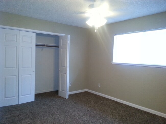 Building Photo - 631 N Lynora St