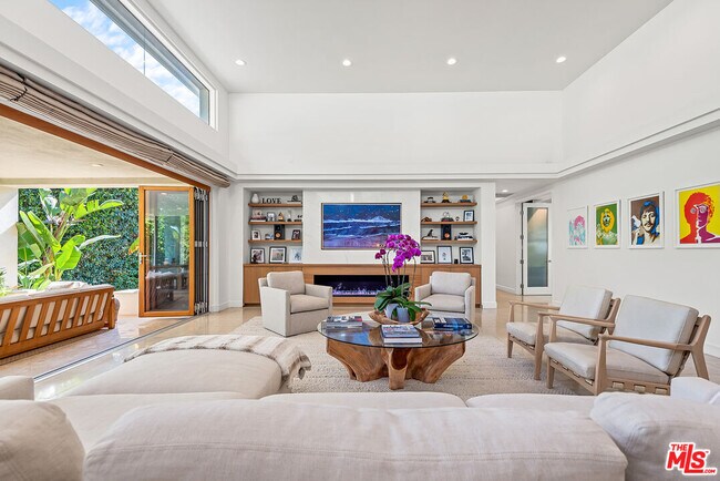 Building Photo - 10424 Valley Spring Ln