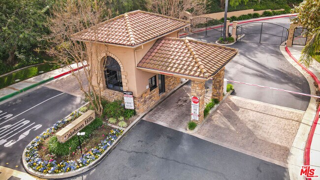 Building Photo - 4016 Cam Plano