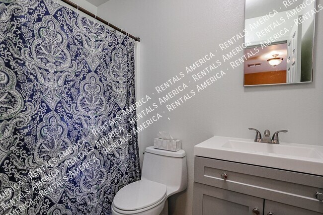 Building Photo - Centrally Located in El Mirage