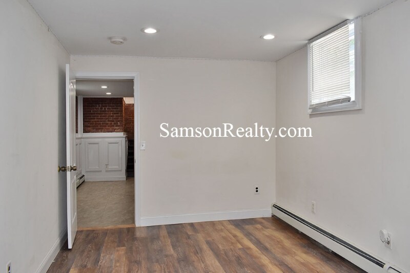 Building Photo - 349 Thayer St