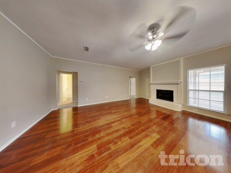 Building Photo - 5005 Vaquero Dr