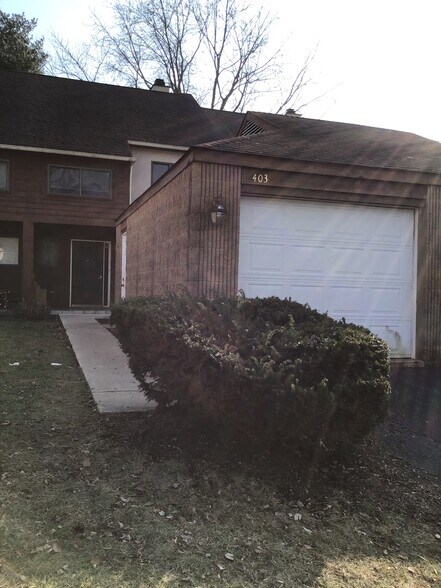 Building Photo - 403 Stonegate Ct