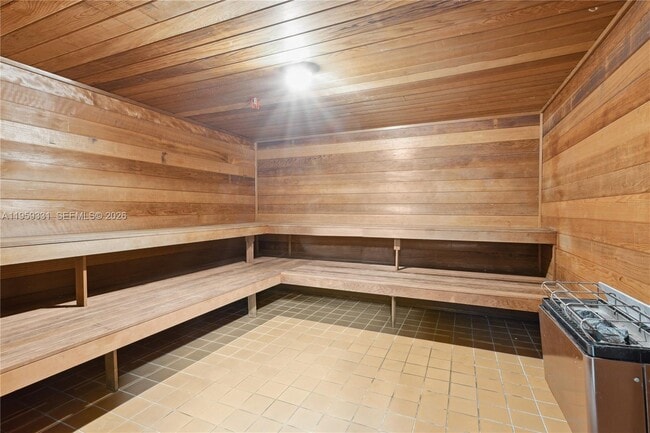 Building Photo - 1901 Brickell Ave