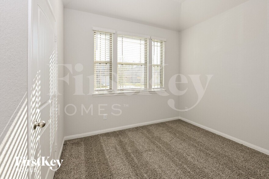 Building Photo - 26211 Cooperstown Wy