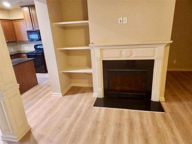 Building Photo - 3702 Brockenhurst Dr