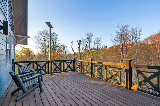 Building Photo - 140 Mystic Ridge Dr