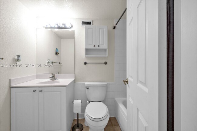 Building Photo - 2501 S Ocean Dr
