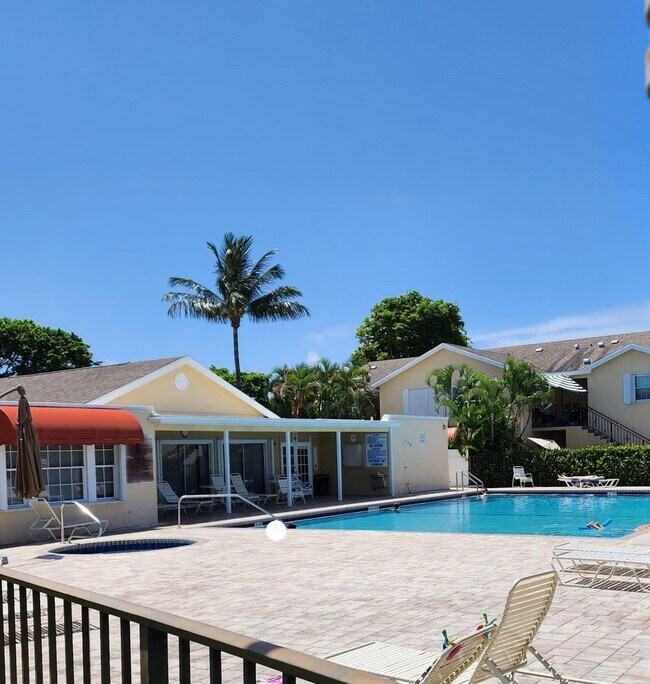 Building Photo - 176 Waterside Dr