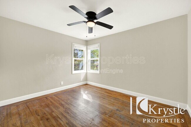 Building Photo - 2420 Alameda St