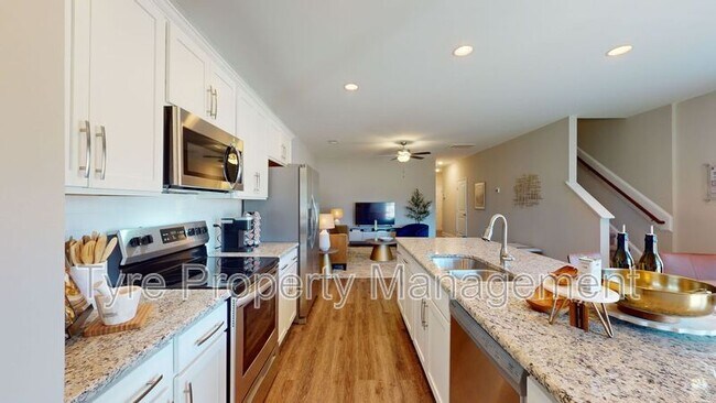 Building Photo - 2632 Sailor Rose Ln