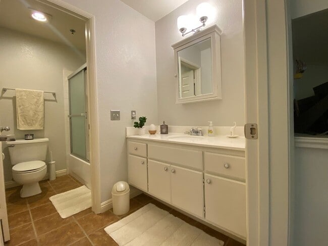 Building Photo - 653 Oak Run Trail