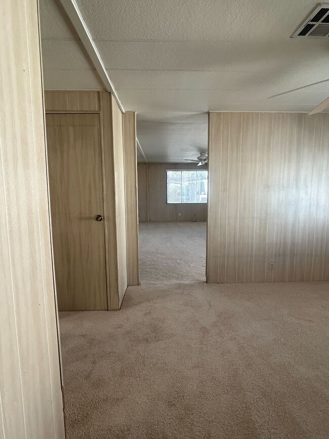 Building Photo - 3601 E Wyoming Ave