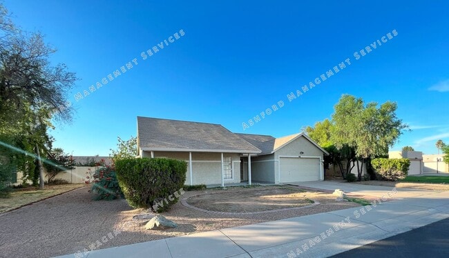 Primary Photo - 3 BEDROOM 2 BATH IN HEART OF CHANDLER WITH...