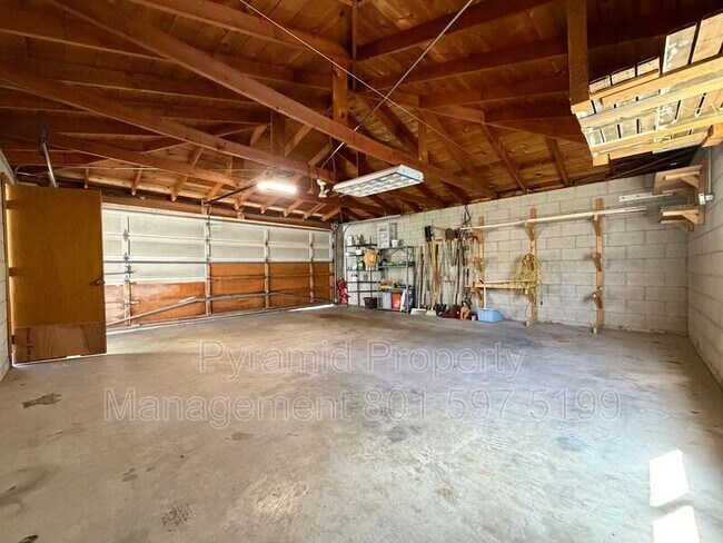 Building Photo - 262 Browning Ave