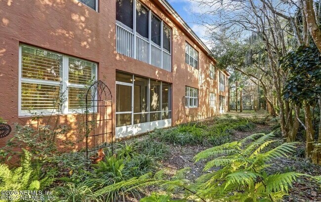 Building Photo - 156 Hidden Palms Ln