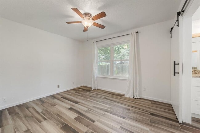 Building Photo - 9618 Sugar Hill Dr