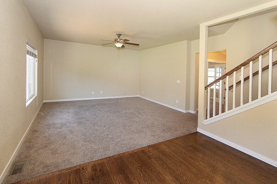 Family Room - 7766 Wagonwood Place