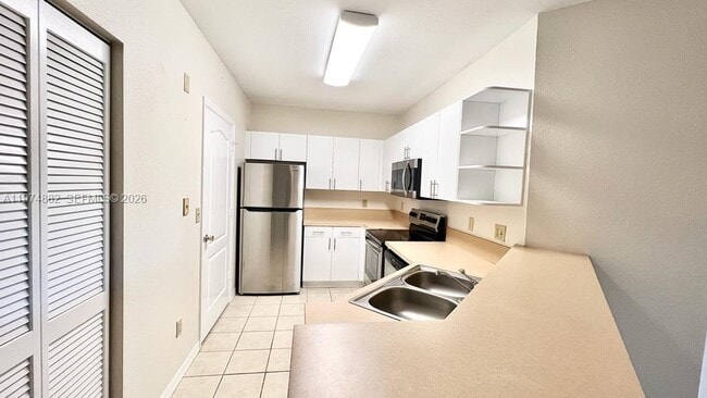 Building Photo - 120 SW Peacock Blvd