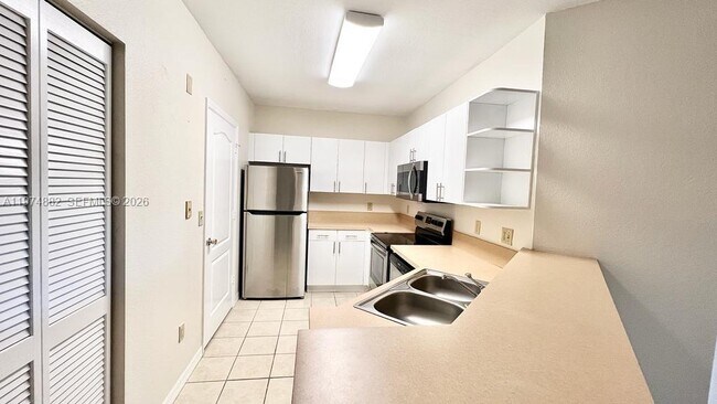 Building Photo - 120 SW Peacock Blvd