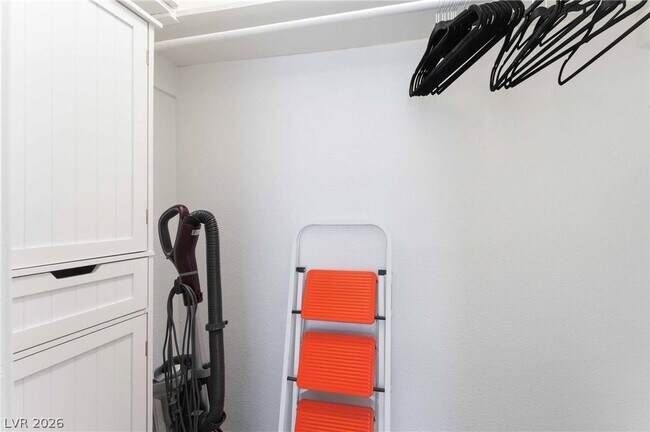 Building Photo - 1021 Griffith Ave