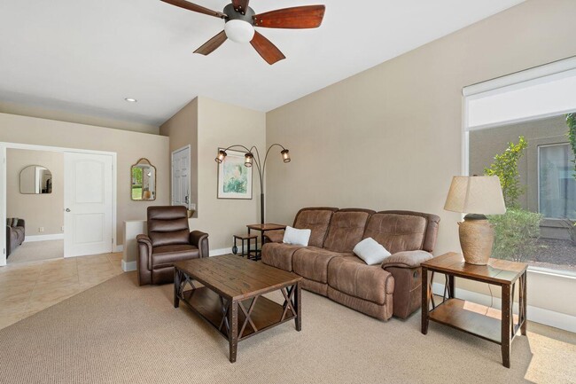 Building Photo - 20 Pebble Beach Dr