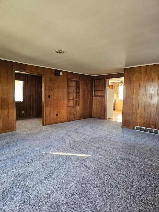 Building Photo - Great Two Bedroom Home in Haskins