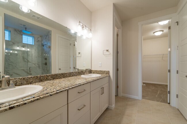 Building Photo - 4 Bed/3.5 Bath in Gig Harbor WA