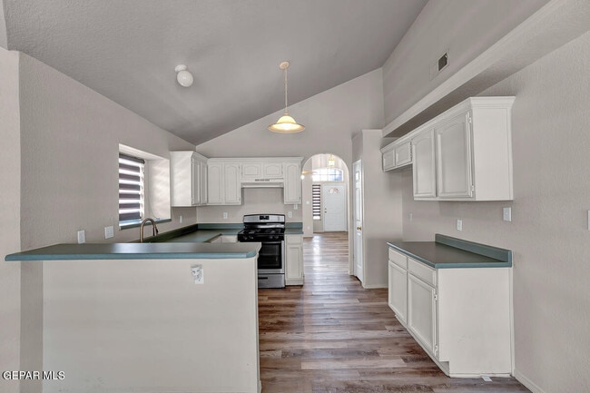 Building Photo - 12117 Desert Quail Ave