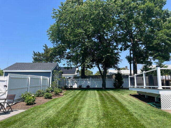 Building Photo - 749 1st St