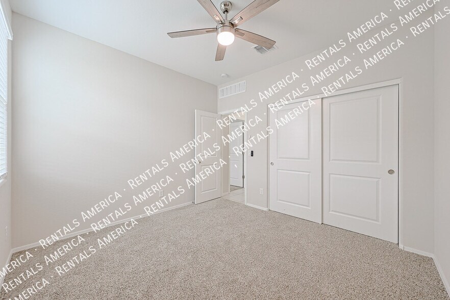 Building Photo - 10338 W Wier Ave