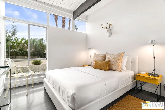 Building Photo - 400 E Glen Cir S