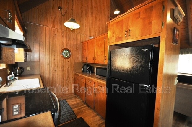 Building Photo - 20415 Pine Mountain Dr