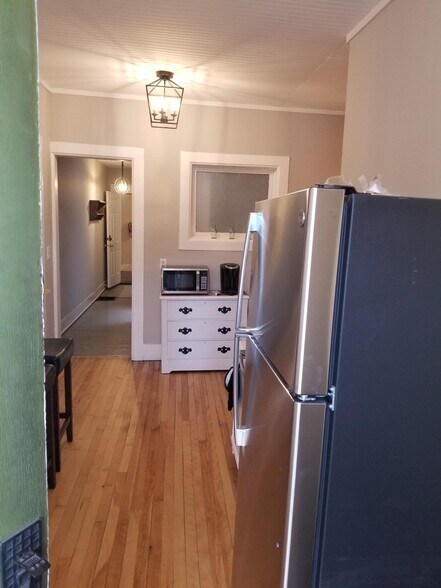 Building Photo - 47 W Main St