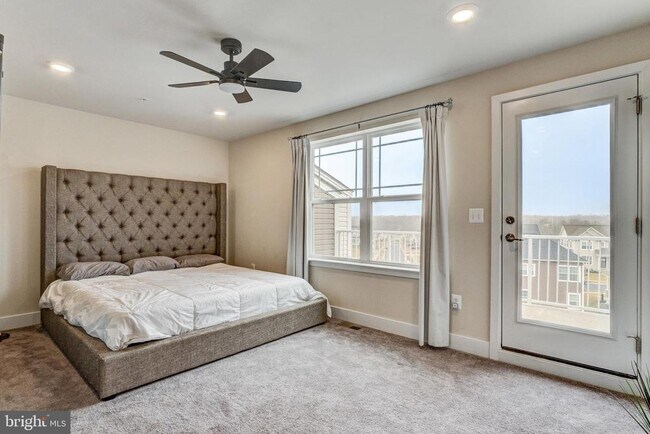 Building Photo - 11716 Emily Dickinson Pl