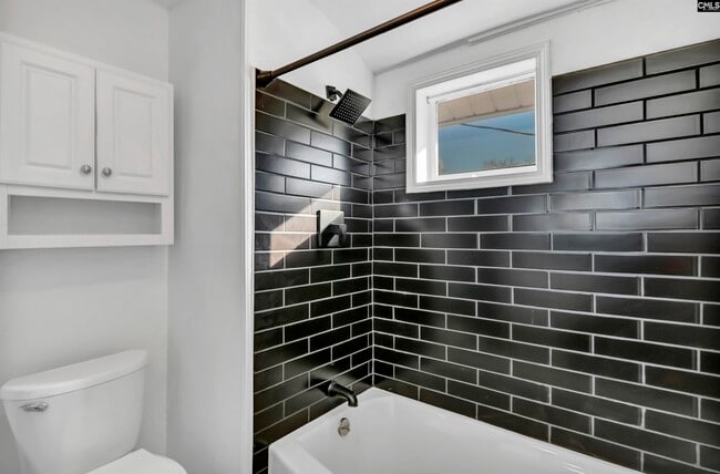 Building Photo - 203 Oliver St