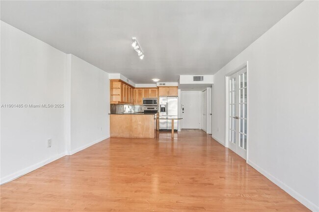 Building Photo - 345 Ocean Dr