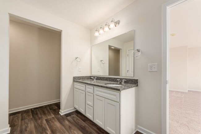 Building Photo - 317 Raccoon Ave