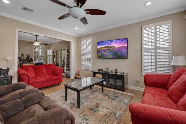 Building Photo - 2119 Fernleigh Dr