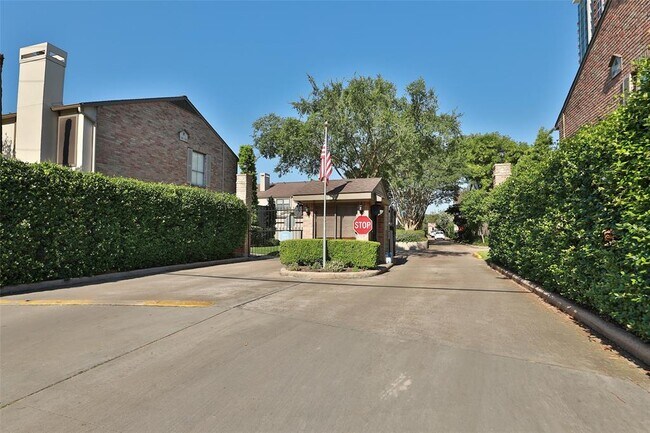 Building Photo - 1201 McDuffie St