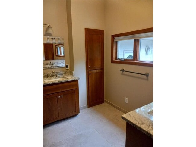 Building Photo - 8344 Parrish Ave NE